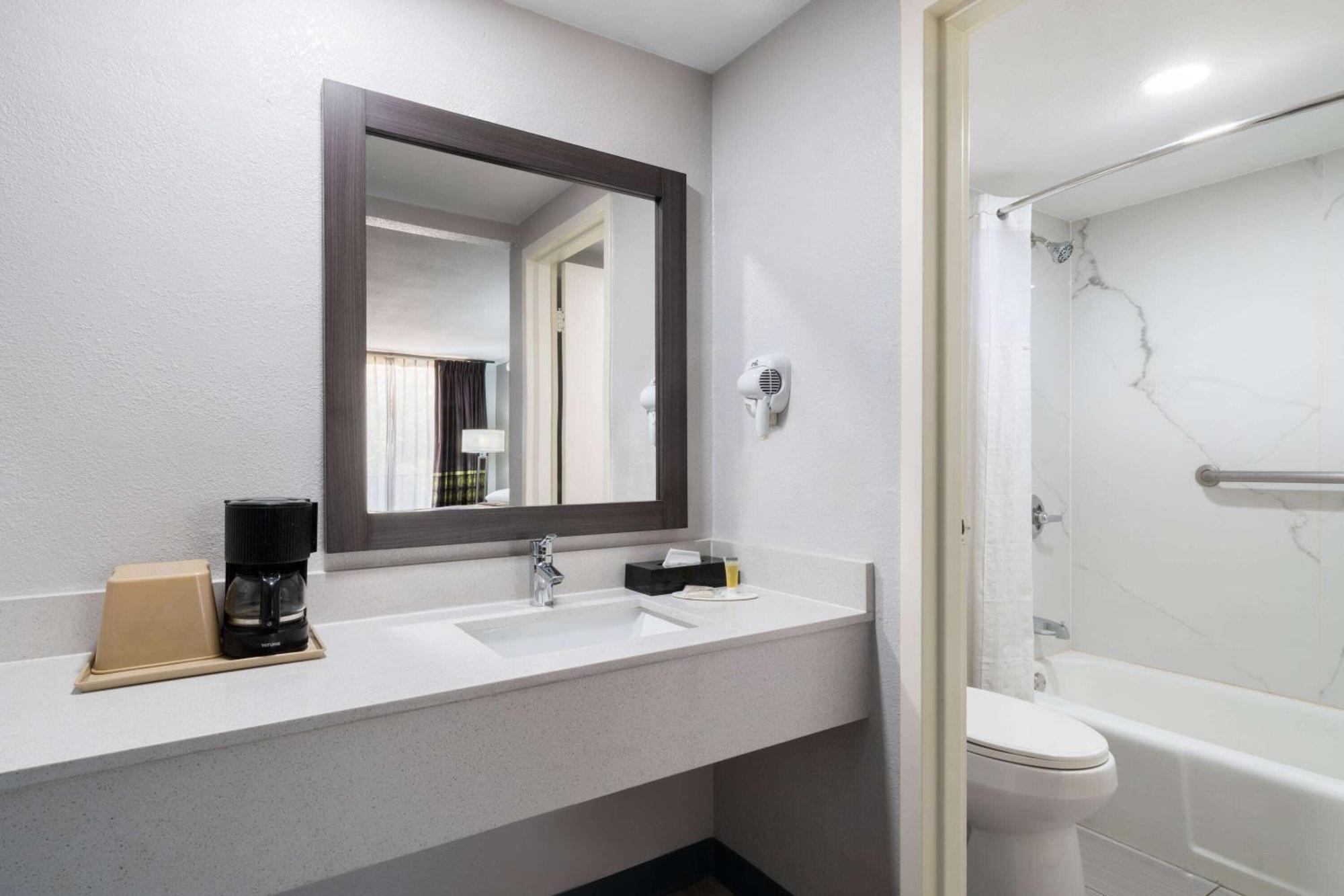 Motel Super 8 By Wyndham Longview/North Esterno foto